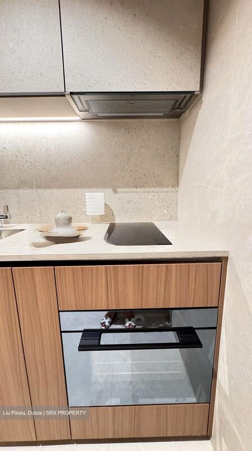 Orchard Boulevard (D10), Condominium #460990221